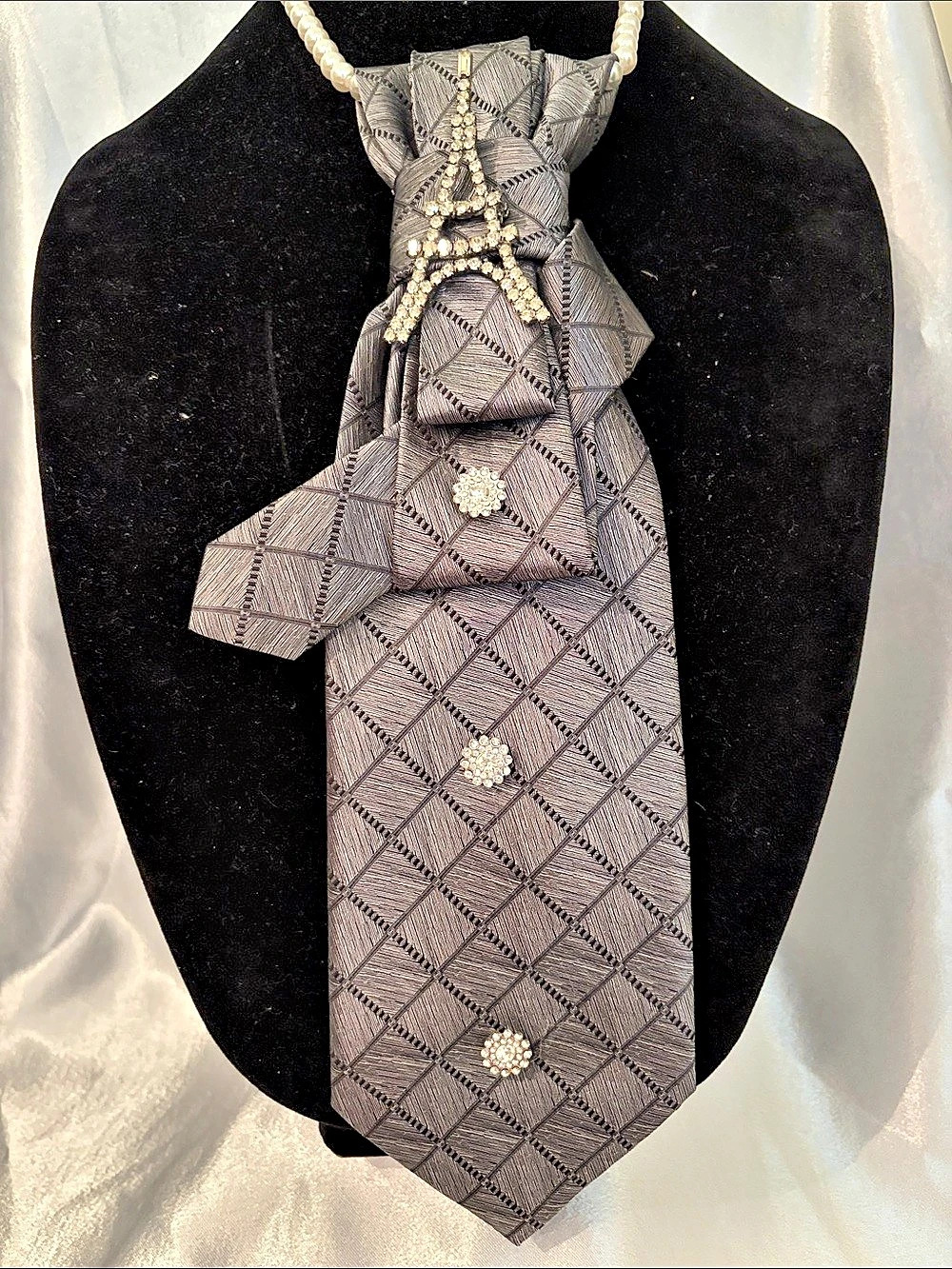 Croft & barrow Geometric Embellished Tie in Gray Silver & Black